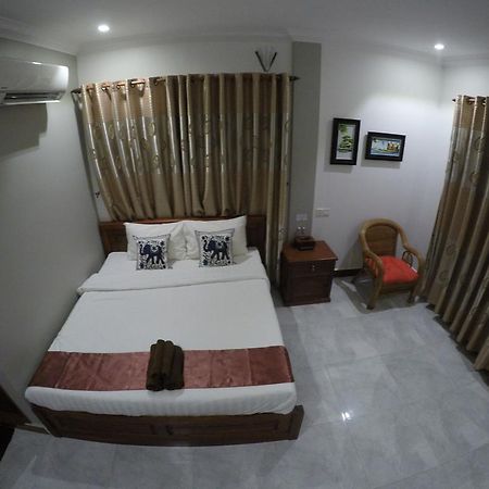 Happy​​ Family Guesthouse Kampot Exterior foto