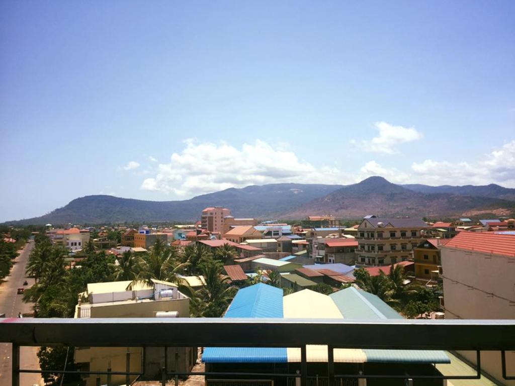 Happy​​ Family Guesthouse Kampot Exterior foto